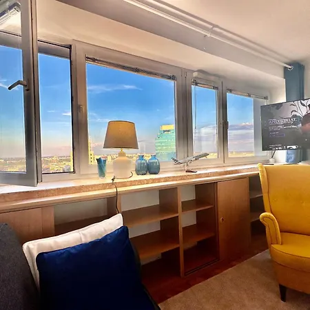 Blue 4 Metro Wifi 1 Gbs Tv'70 Netflix Hbo Skyshow Varşova