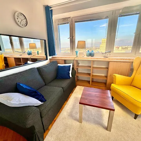 Blue 4 Metro Wifi 1 Gbs Tv'70 Netflix Hbo Skyshow * Varşova